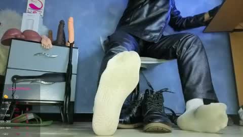 Snapshot of tom_brown12 chatting on April 2026 02:33:01 AM Tom online show from April 2026 02:33:01 AM