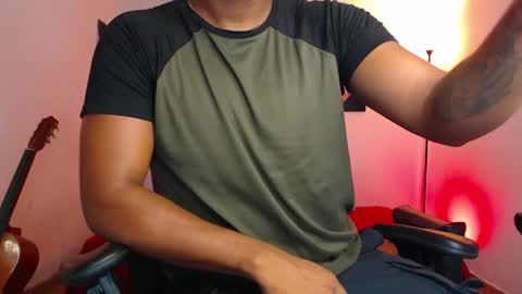Snapshot of tom_damiran chatting on March 2025 03:28:02 PM TOM online show from March 2025 03:28:02 PM