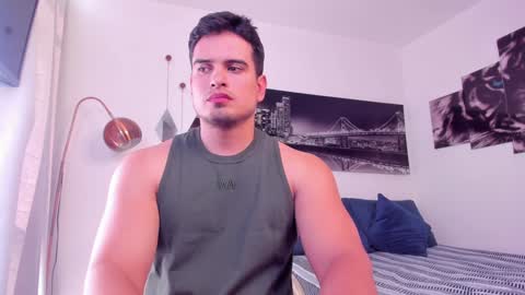 Snapshot of tom_mckleein chatting on January 2025 07:55:01 PM TOM MCKLEEIN instagram online show from January 2025 07:55:01 PM