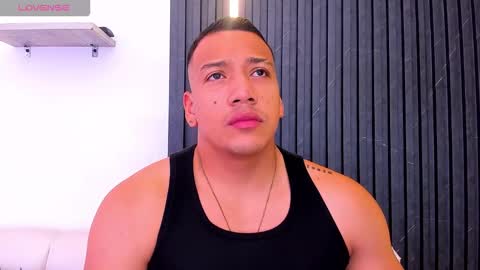 Tom muscle1 online show from October 2025 11:55:02 AM