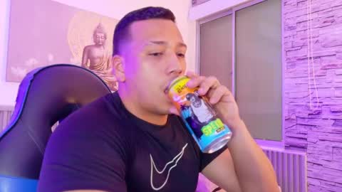 Tom muscle1 online show from November 2025 07:41:02 PM