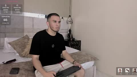 Snapshot of tomas_duque chatting on June 2026 04:25:02 AM TOMAS online show from June 2026 04:25:02 AM