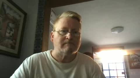 Snapshot of tomascausa chatting on January 2025 03:23:01 PM Hola online show from January 2025 03:23:01 PM