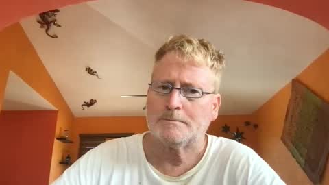 Snapshot of tomascausa chatting on October 2025 07:25:02 PM Hola online show from October 2025 07:25:02 PM