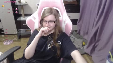 Snapshot of tomato_tease chatting on January 2025 11:21:02 PM tomato_tease online show from January 2025 11:21:02 PM