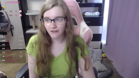 Snapshot of tomato_tease chatting on September 2025 02:08:01 PM tomato_tease online show from September 2025 02:08:01 PM