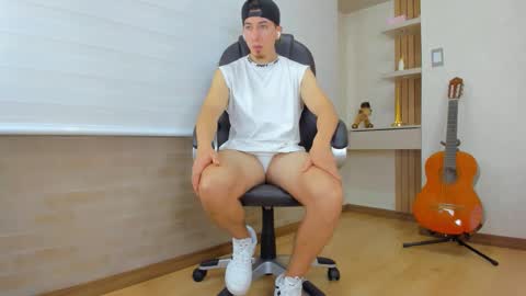 Tom Bardem online show from December 2025 07:53:02 PM