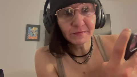 Snapshot of tomboy_titties chatting on October 2025 04:20:02 AM tomboy_titties online show from October 2025 04:20:02 AM
