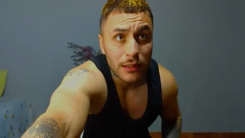 tomDavisXl online show from October 2025 02:12:02 AM