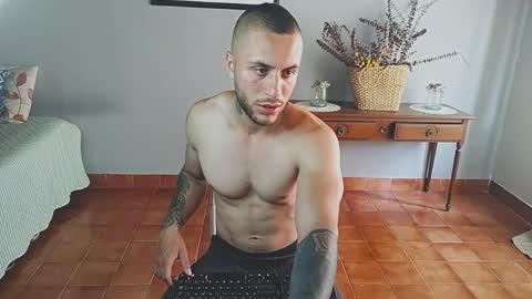 tomDavisXl online show from May 2026 05:08:01 PM