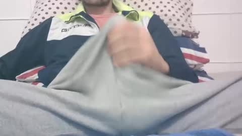 Snapshot of tommaso9046 chatting on March 2025 04:21:01 PM tommaso9046 online show from March 2025 04:21:01 PM