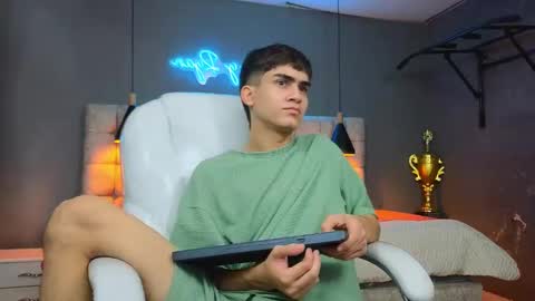 Tommy  online show from February 2025 10:23:01 AM