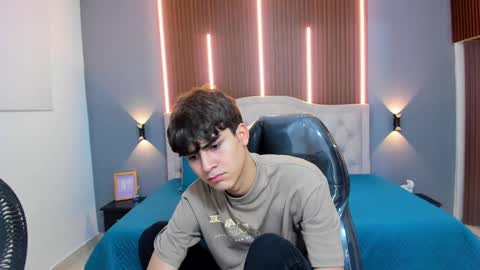 Tommy  online show from September 2025 03:30:02 AM