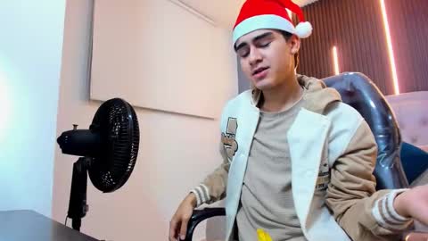 Tommy  online show from December 2025 03:45:02 AM