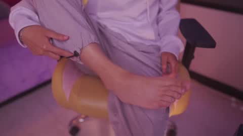 Blue  online show from February 2025 04:21:01 PM