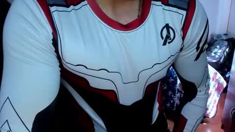 Twitter BreddTommy IG tommy bredd online show from October 2025 06:39:02 PM