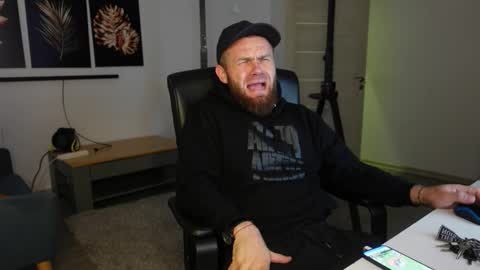 Snapshot of tommy_burnzzz chatting on November 2025 01:55:01 PM tommy burnzzz online show from November 2025 01:55:01 PM