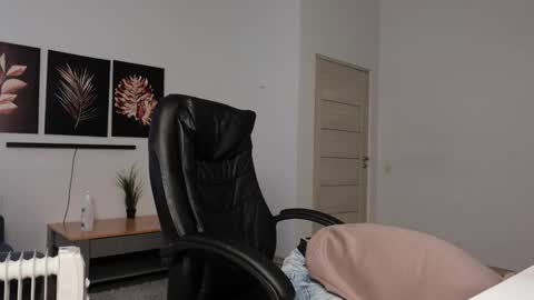 Snapshot of tommy_burnzzz chatting on December 2025 08:01:01 AM tommy burnzzz online show from December 2025 08:01:01 AM