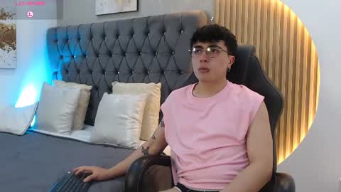 Snapshot of tommy_claks chatting on June 2026 09:05:02 PM Tommy online show from June 2026 09:05:02 PM