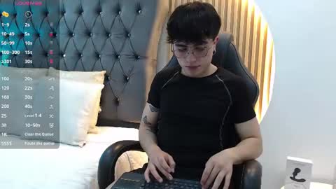 Snapshot of tommy_claks chatting on June 2026 07:38:02 PM Tommy online show from June 2026 07:38:02 PM
