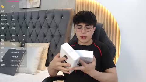Snapshot of tommy_claks chatting on June 2026 08:35:02 PM Tommy online show from June 2026 08:35:02 PM