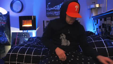 Snapshot of tommy_knuckles chatting on December 2024 08:58:02 AM Tommy online show from December 2024 08:58:02 AM