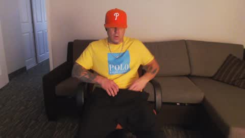 Snapshot of tommy_knuckles chatting on December 2024 01:57:02 AM Tommy online show from December 2024 01:57:02 AM