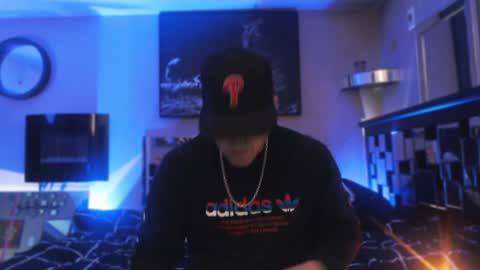 Snapshot of tommy_knuckles chatting on January 2025 03:40:02 PM Tommy online show from January 2025 03:40:02 PM