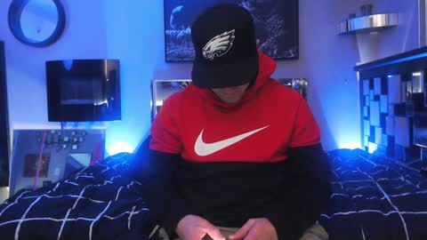 Snapshot of tommy_knuckles chatting on January 2025 03:01:02 PM Tommy online show from January 2025 03:01:02 PM