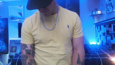 Snapshot of tommy_knuckles chatting on January 2025 12:42:01 AM Tommy online show from January 2025 12:42:01 AM