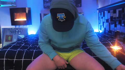 Snapshot of tommy_knuckles chatting on January 2025 09:03:01 PM Tommy online show from January 2025 09:03:01 PM