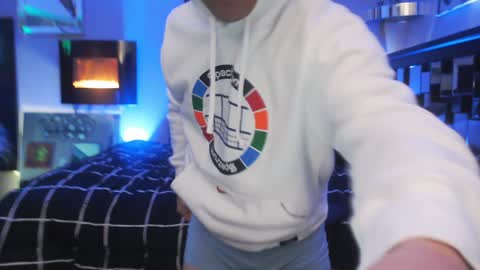 Snapshot of tommy_knuckles chatting on January 2025 12:05:02 AM Tommy online show from January 2025 12:05:02 AM