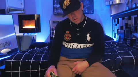 Snapshot of tommy_knuckles chatting on January 2025 01:53:02 AM Tommy online show from January 2025 01:53:02 AM