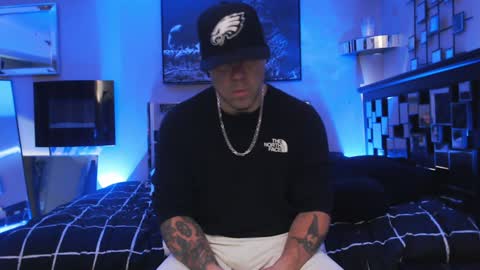 Snapshot of tommy_knuckles chatting on January 2025 06:32:02 PM Tommy online show from January 2025 06:32:02 PM