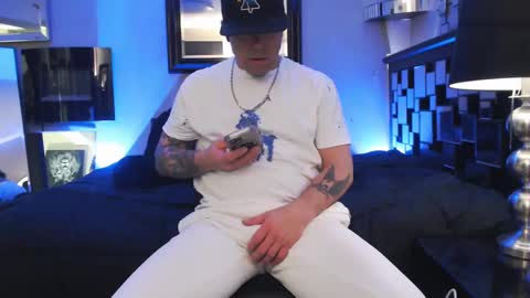 Snapshot of tommy_knuckles chatting on February 2025 03:05:01 PM Tommy online show from February 2025 03:05:01 PM