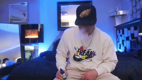 Snapshot of tommy_knuckles chatting on February 2025 06:20:01 AM Tommy online show from February 2025 06:20:01 AM