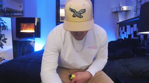 Snapshot of tommy_knuckles chatting on February 2025 08:20:02 PM Tommy online show from February 2025 08:20:02 PM