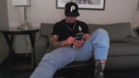 Snapshot of tommy_knuckles chatting on March 2025 09:10:02 AM Tommy online show from March 2025 09:10:02 AM