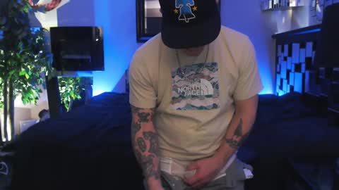 Snapshot of tommy_knuckles chatting on March 2025 03:05:02 AM Tommy online show from March 2025 03:05:02 AM