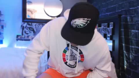 Snapshot of tommy_knuckles chatting on September 2025 11:15:02 PM Tommy online show from September 2025 11:15:02 PM