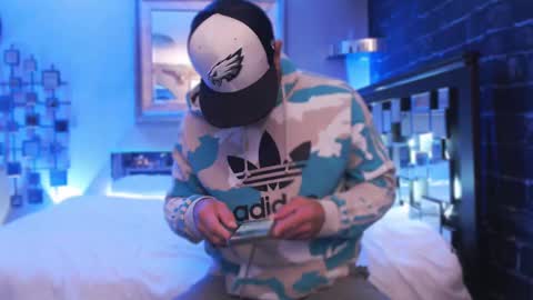 Snapshot of tommy_knuckles chatting on October 2025 11:06:01 AM Tommy online show from October 2025 11:06:01 AM