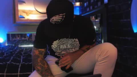 Snapshot of tommy_knuckles chatting on October 2025 09:04:01 AM Tommy online show from October 2025 09:04:01 AM