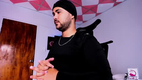 tommy_sccott online show from February 2025 03:32:02 AM