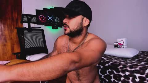 tommy_sccott online show from February 2025 03:22:01 AM