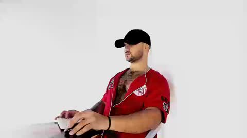 tommy_sccott online show from September 2025 10:32:01 PM