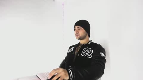 tommy_sccott online show from September 2025 10:48:02 PM