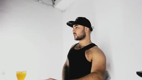 tommy_sccott online show from October 2025 09:31:01 PM