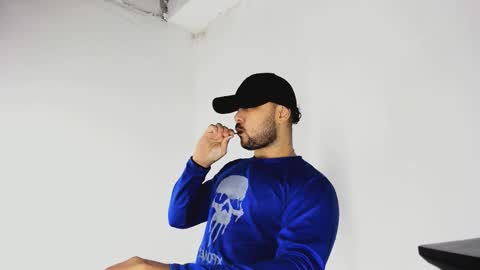 tommy_sccott online show from November 2025 09:59:01 PM