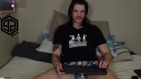 Tommy Sins online show from November 2025 02:17:01 PM