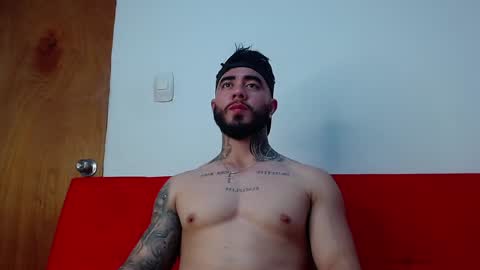 Snapshot of tommyblessd1 chatting on January 2025 07:04:02 AM Steven online show from January 2025 07:04:02 AM